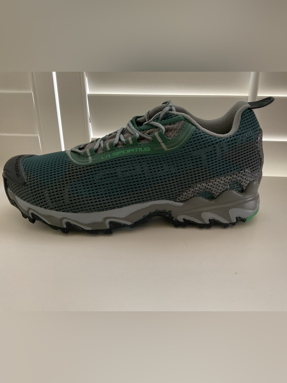 NWT La Sportiva Men's Teal and Gray Trail Runner with Green Accents